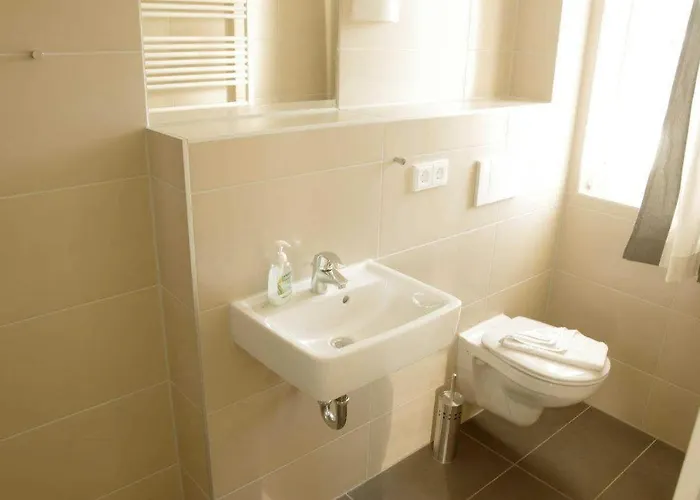 Ostsee Schwedenhaeuser * Breege